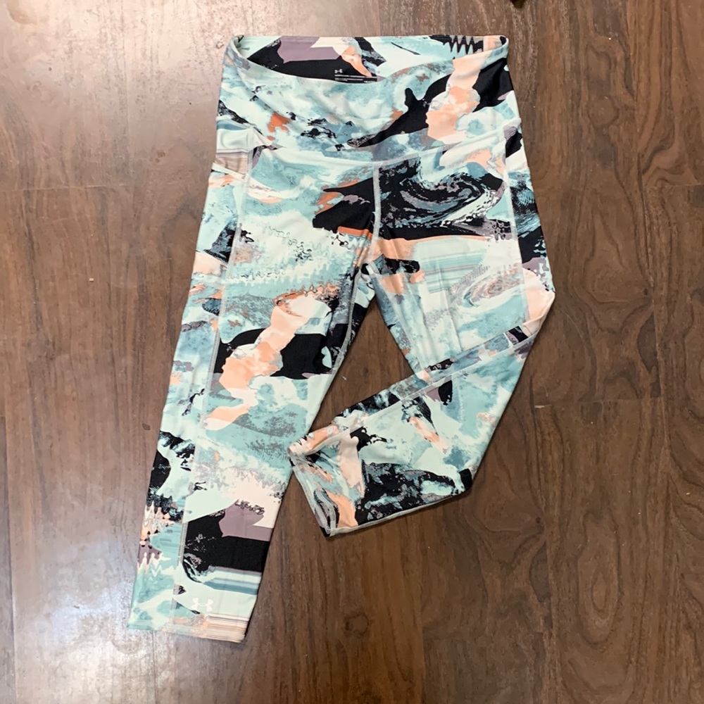 Beautiful Print Under Armour 2/3 Compression Leggings